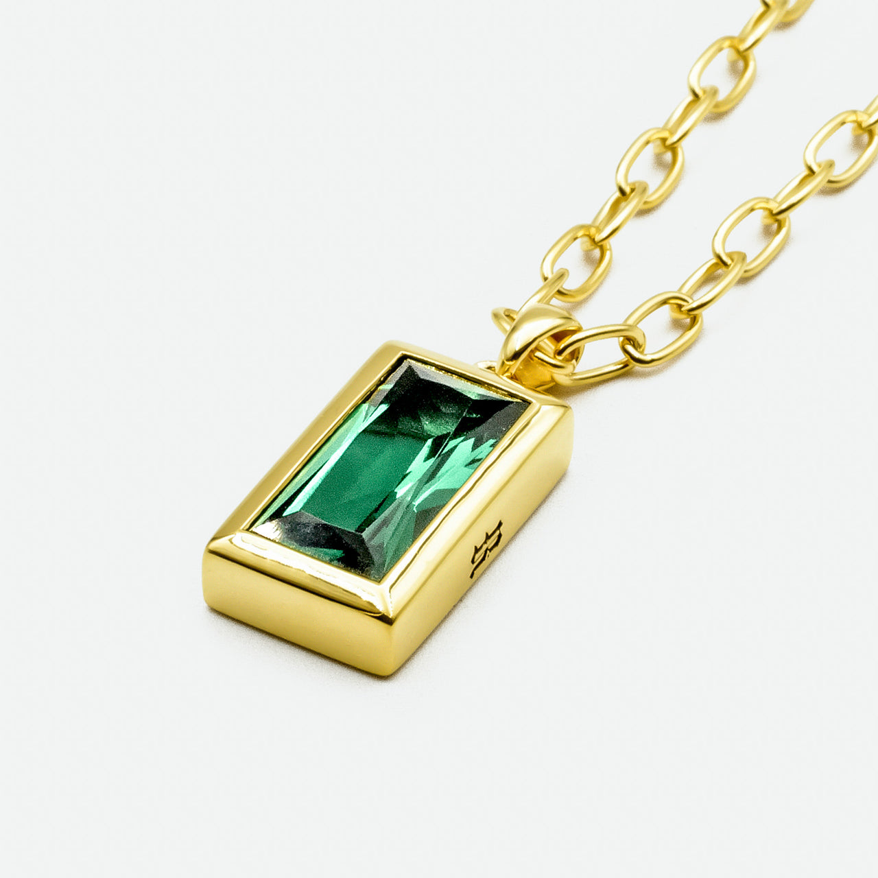 Sona Pendant | Emerald Gold