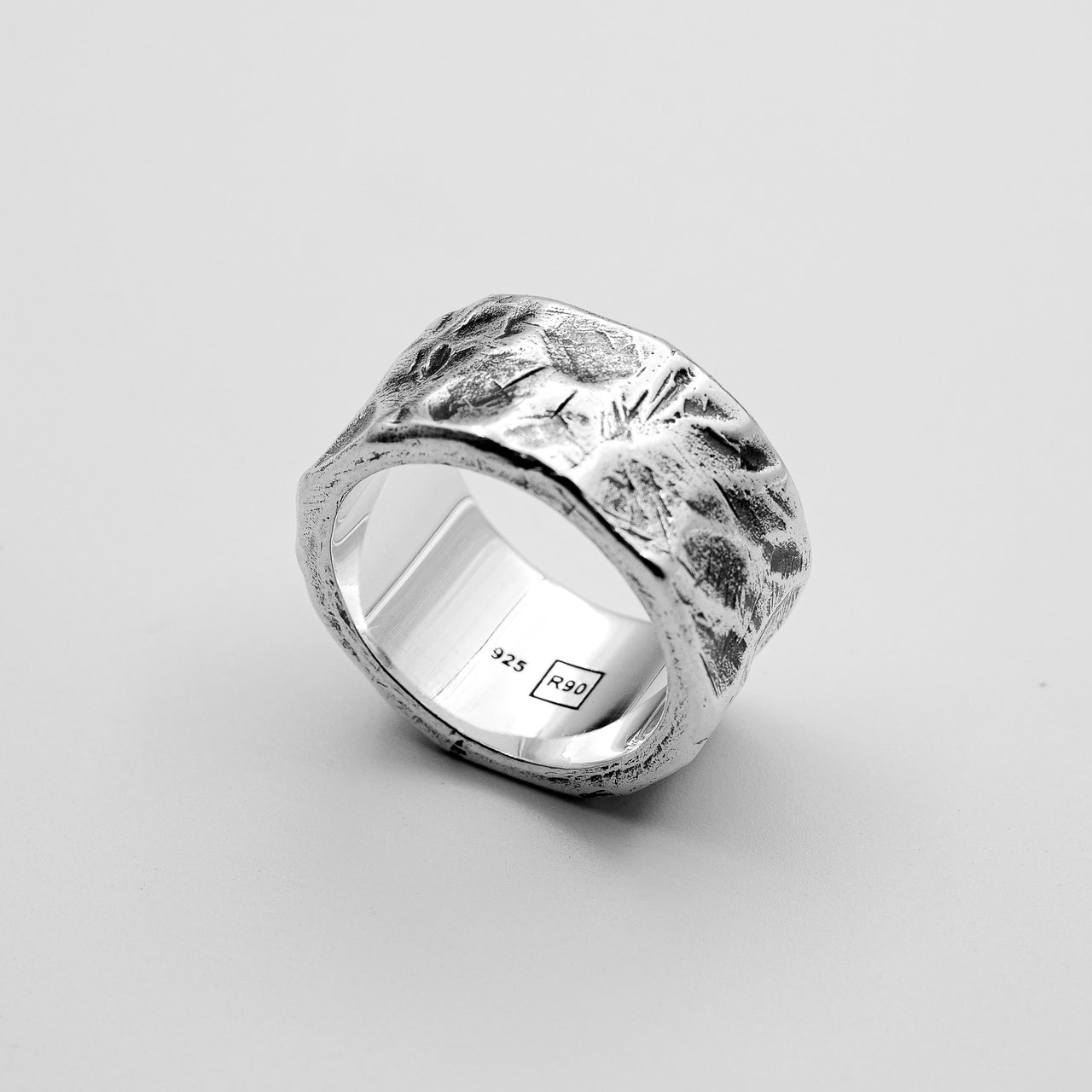 Hugo Ring