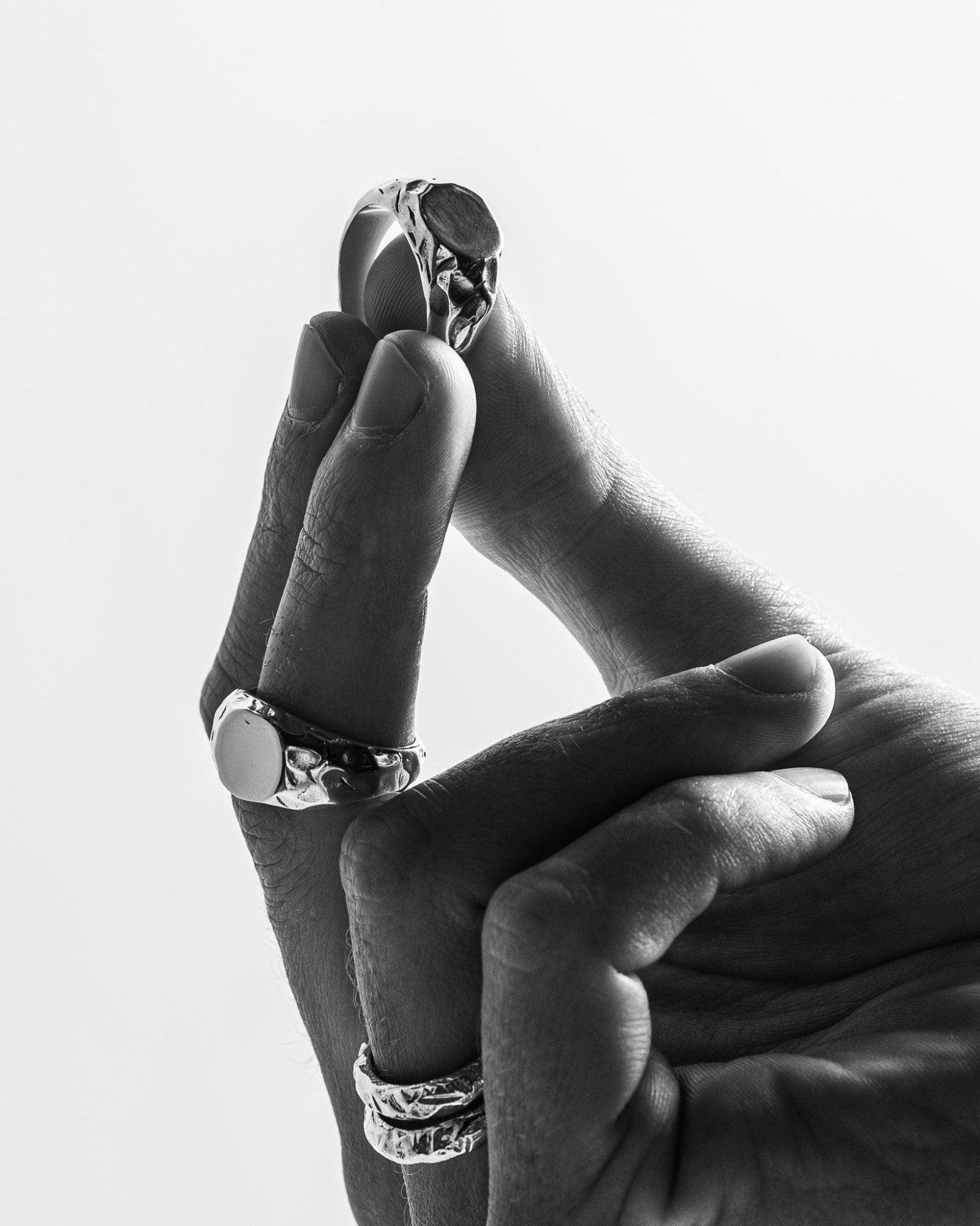 Close-up of the hammered texture on the Jasper 1.0 ring
